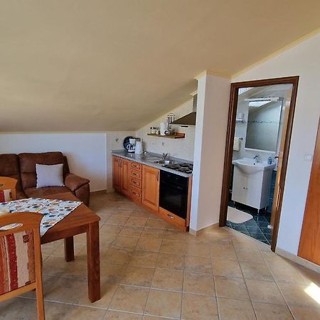 Haus Anica Apartman Rab Town Kültér fotó