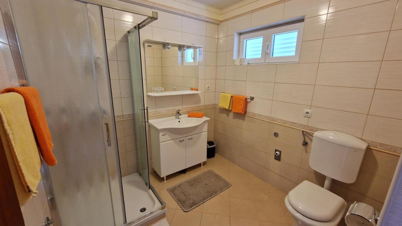 Haus Anica Apartman Rab Town Kültér fotó