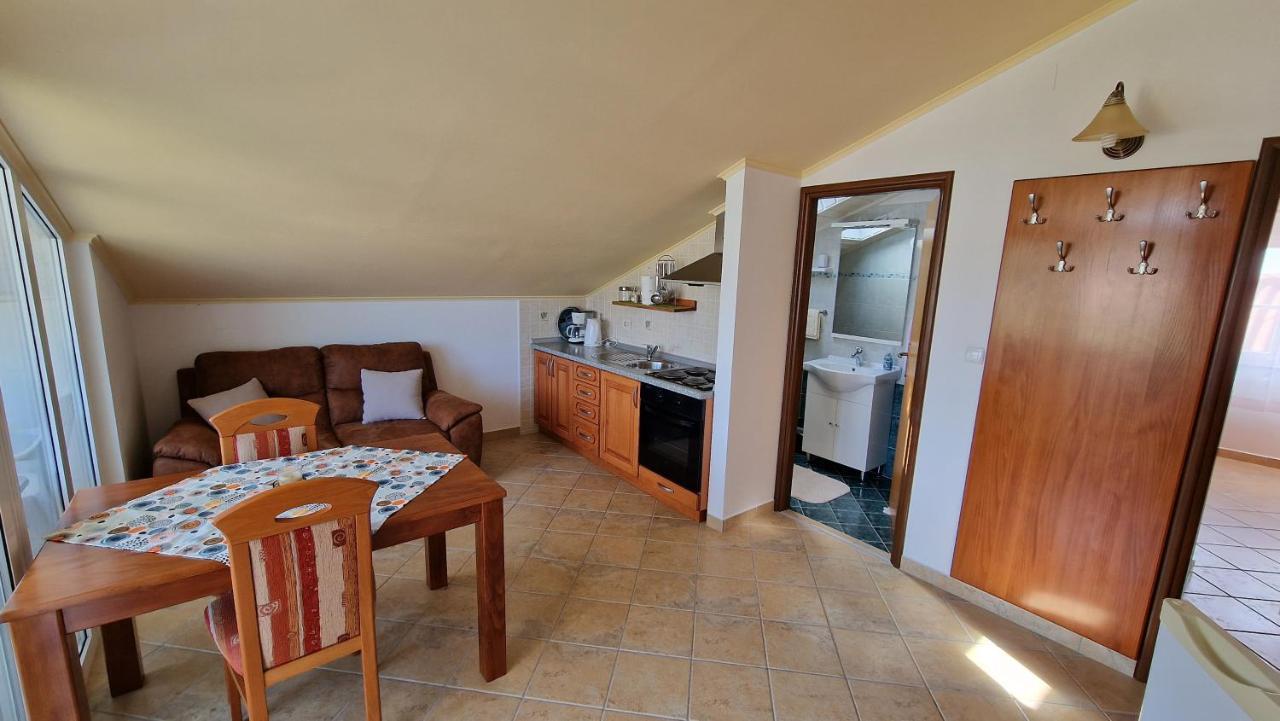 Haus Anica Apartman Rab Town Kültér fotó